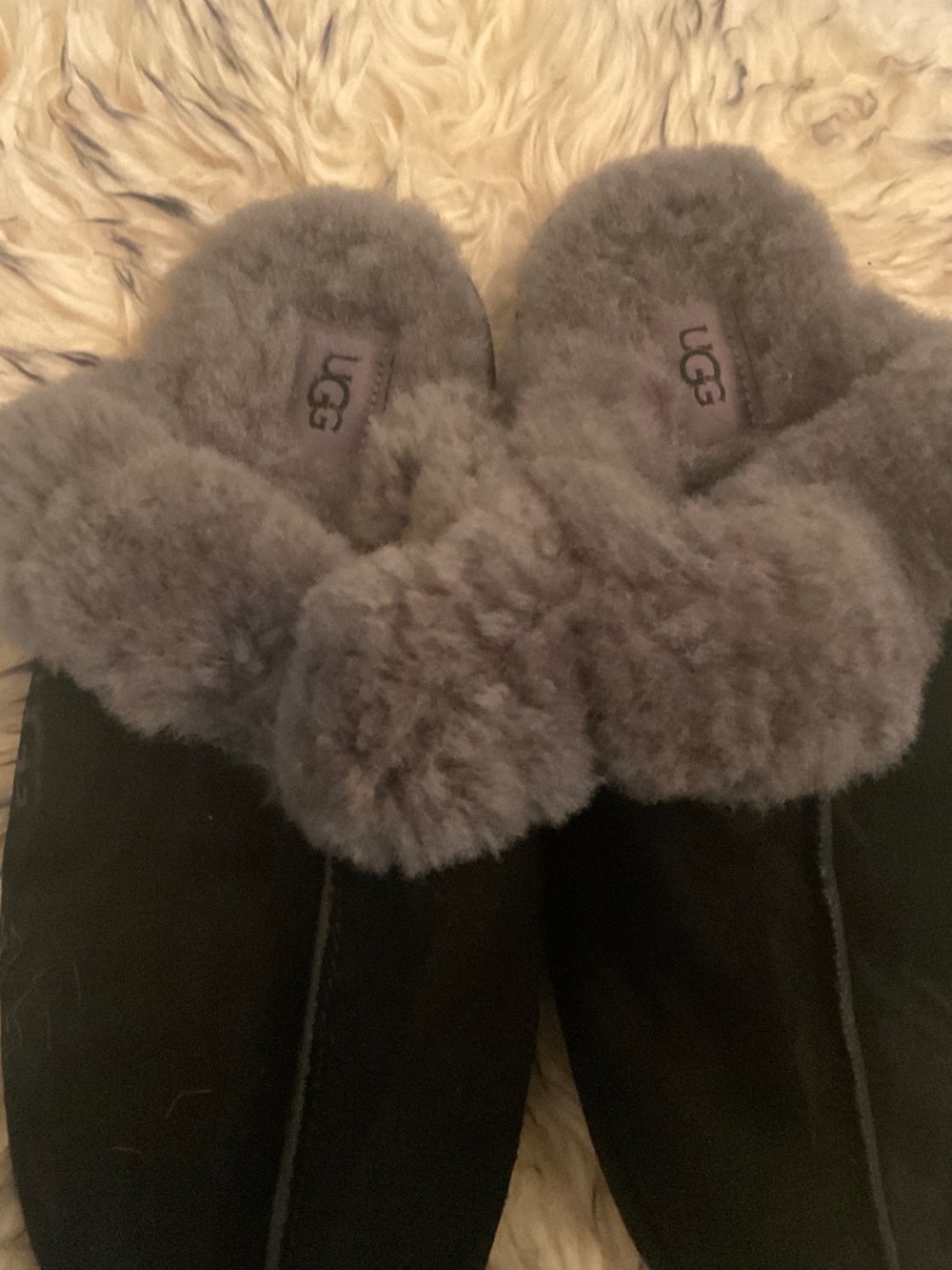 Ugg slippers womens size 10 authentic so comfortable!